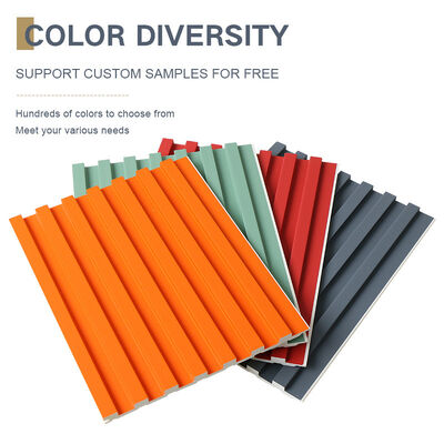 8.5mm hölzerner Plastikgrill WPC geriffelt Wand keine wasserdichte Farbe